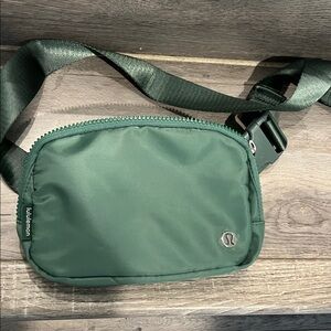lululemon athletica Forest Green Belt Bag